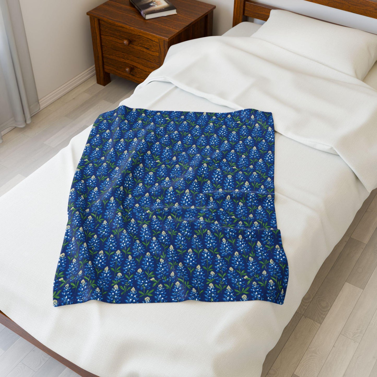 Texas Bluebonnet Velveteen Plush Blanket: Floral Home Decor Throw