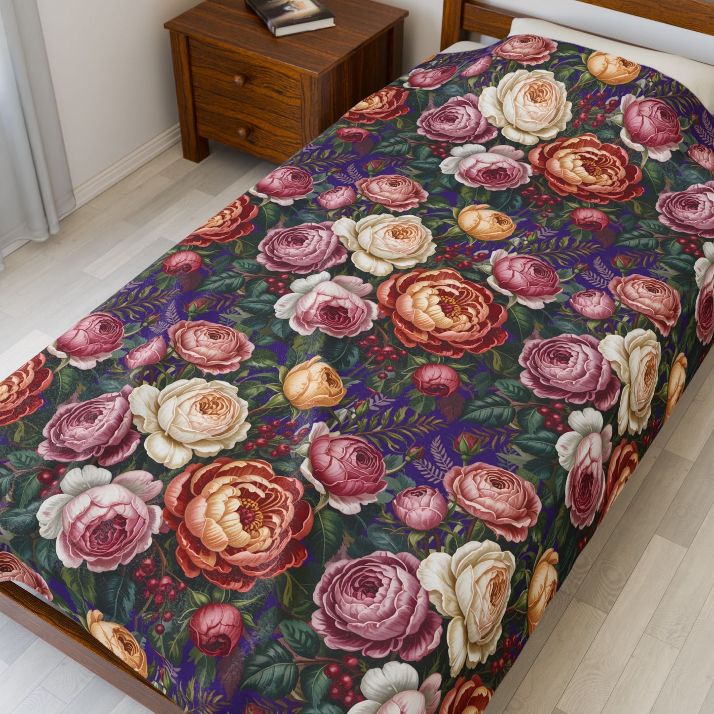 Vintage Rose Pattern Velveteen Plush Blanket | Floral Bouquet Design