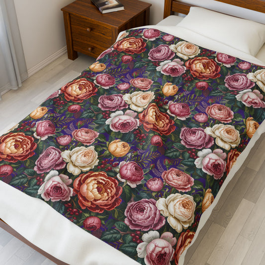 Vintage Rose Pattern Velveteen Plush Blanket | Floral Bouquet Design